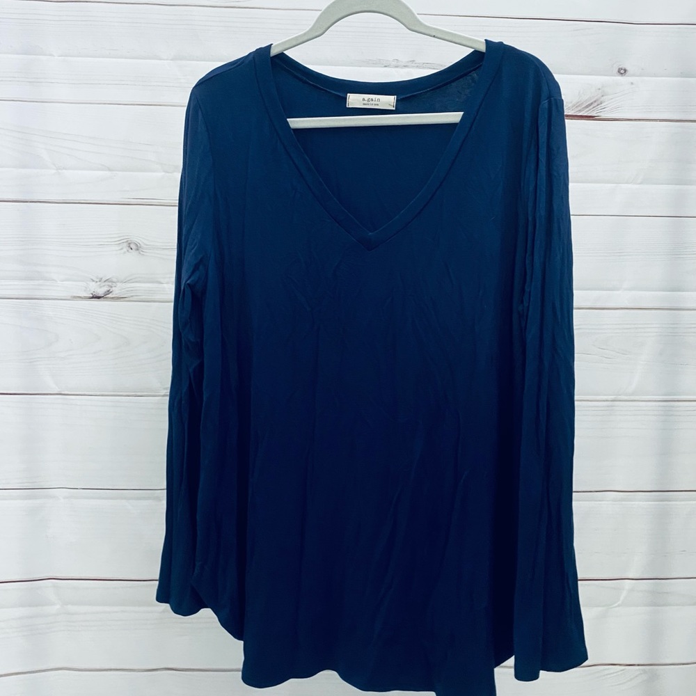 Plus size navy v neck longboard sleeved top